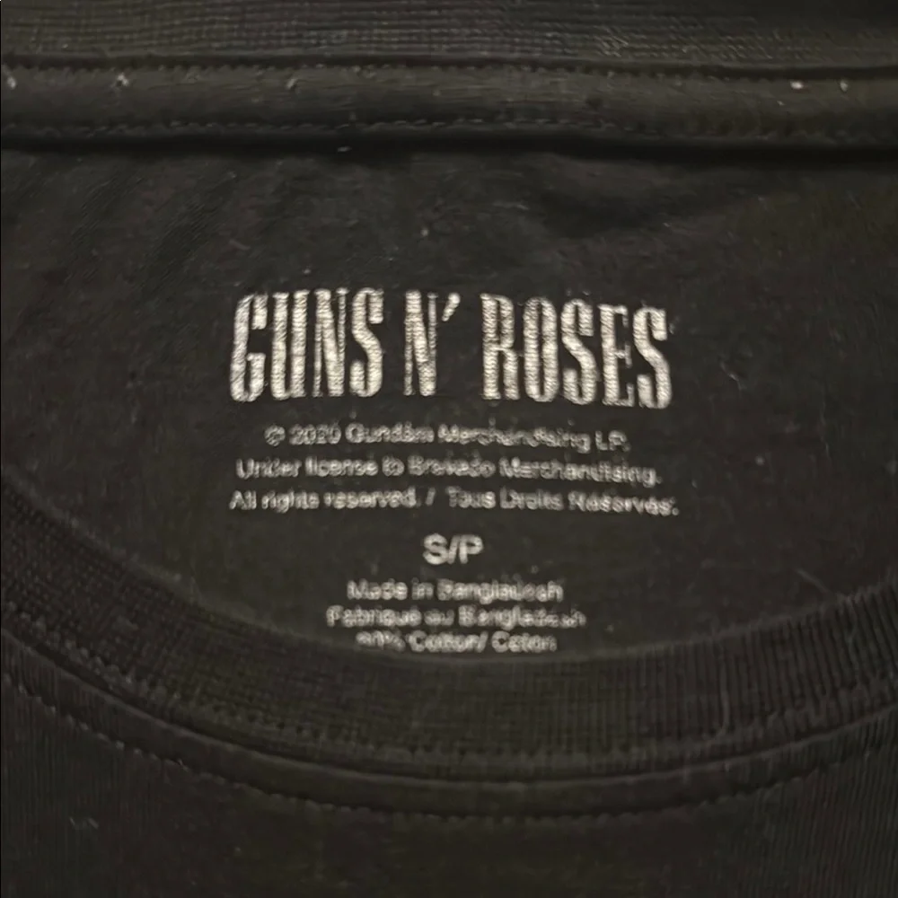 Vintage Guns N' Roses Concert Graphic Tee. Size Small. - Picture 3 of 4